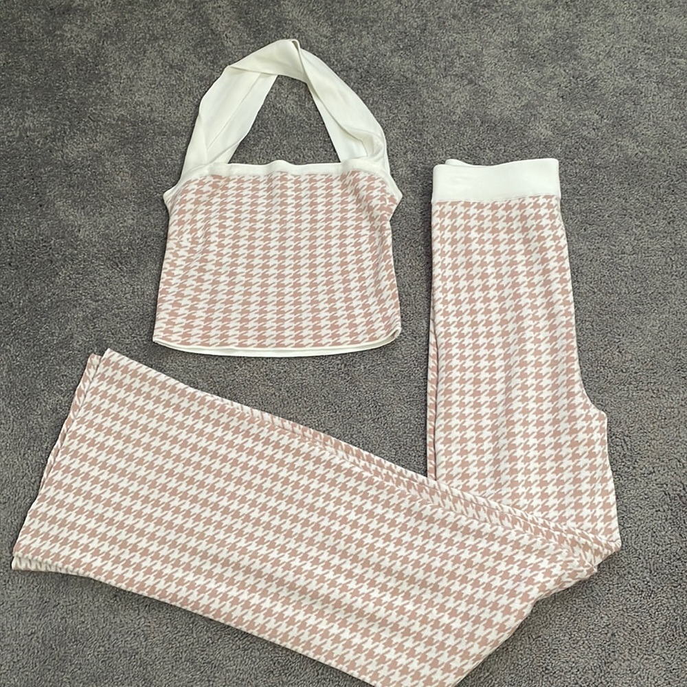Rehab lab tan and white houndstooth set. Size M.